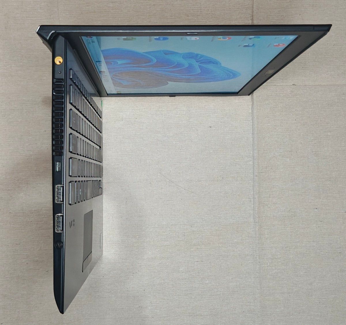 F-88/超薄型/第8世代i7/VAIO13 3インチ/SSD256/8GB｜Yahoo!フリマ（旧