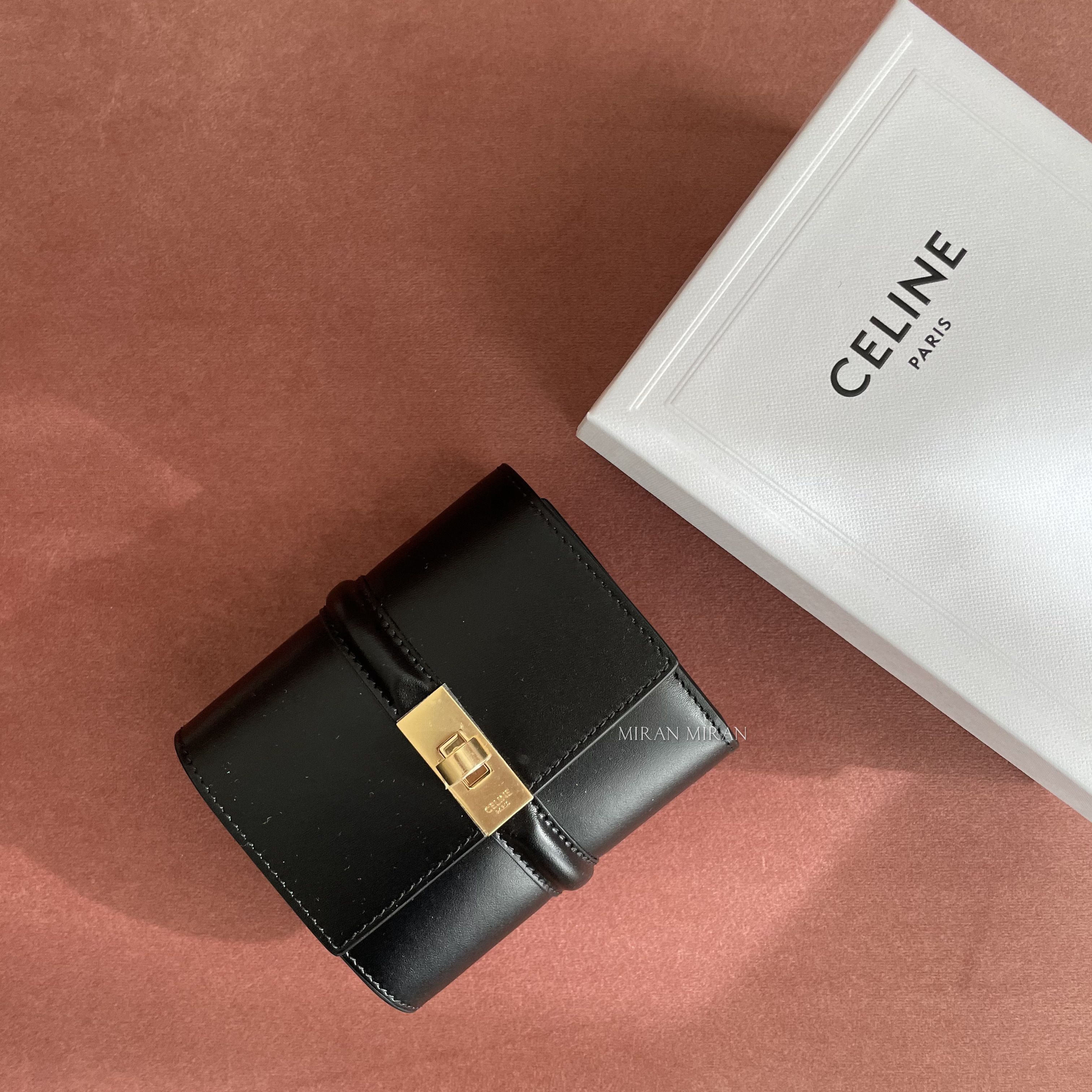 CELINE】スモール トリフォールドウォレット 16（セーズ）財布 (CELINE