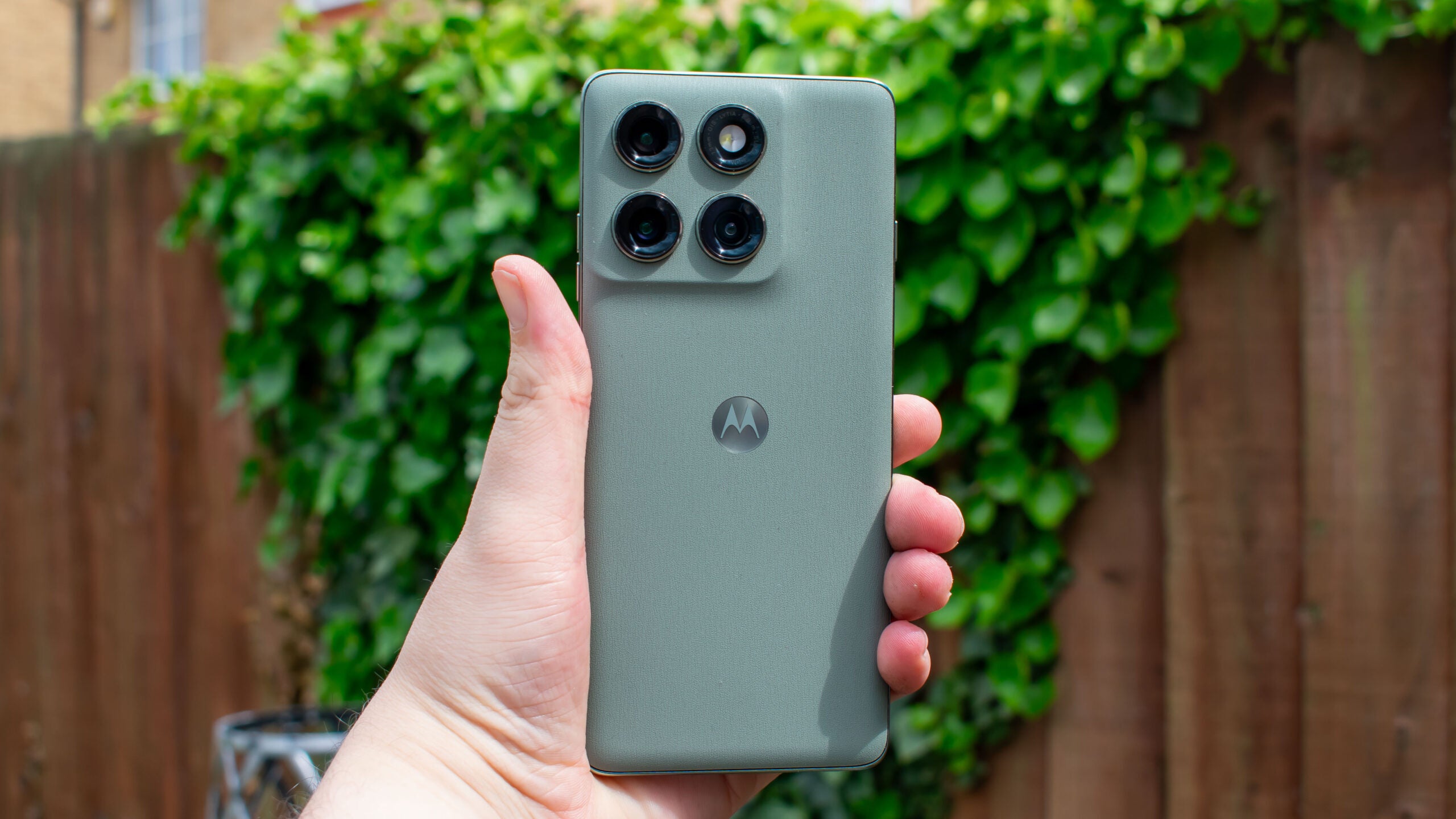 motorola edge 60 proシャドーグリーン