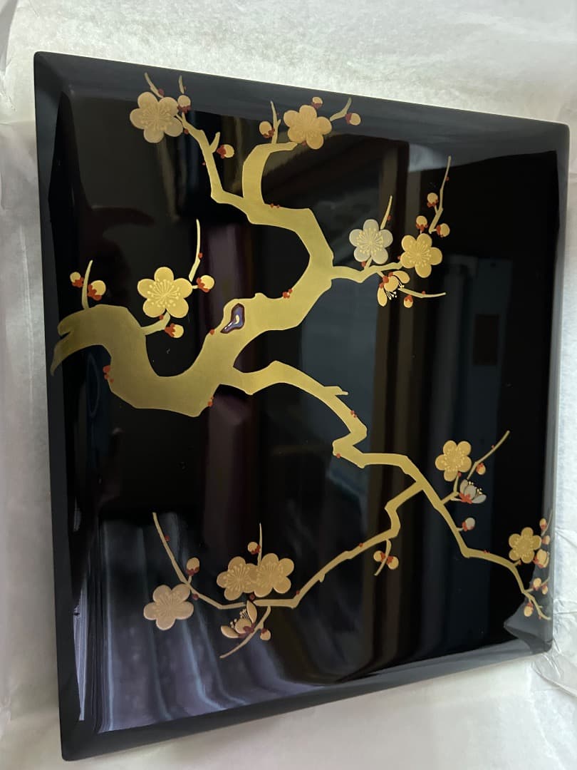 会津塗、堅地家具師、加藤邦吉の大極上、惣黒の重箱 金色の花模箱付き 会津塗、堅地家具師、加藤邦吉の大極上、惣黒の重箱